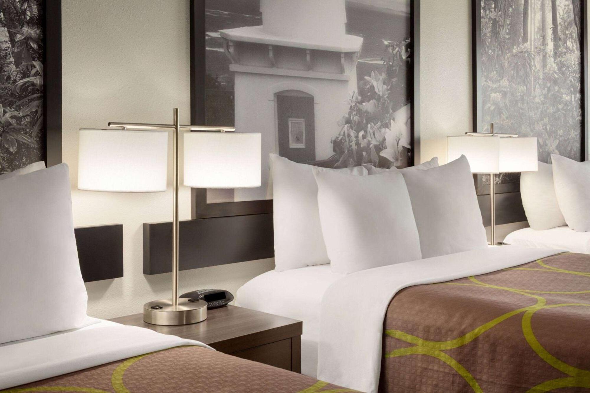 Hotel Super 8 By Wyndham Eureka Zewnętrze zdjęcie